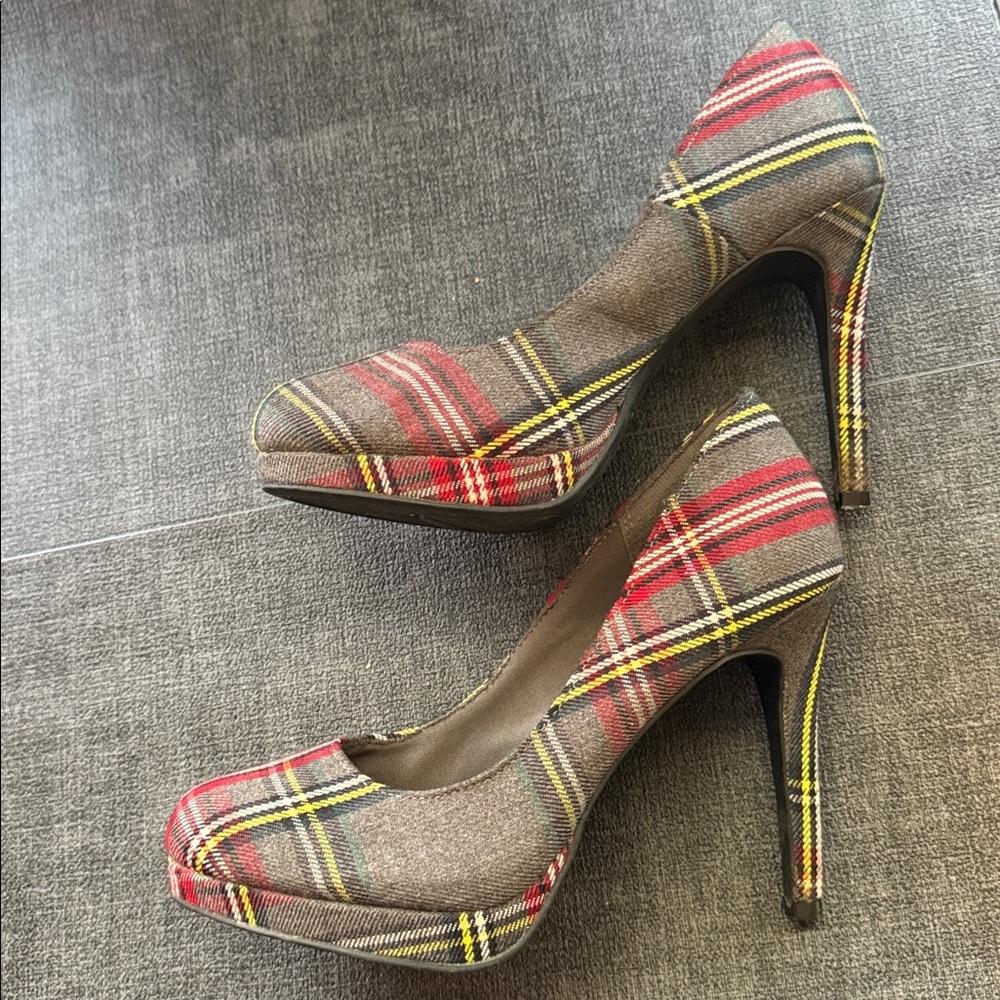 FIONI Clothing Women's Vibrant Plaid Heels
